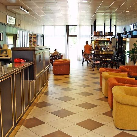 שיופוק Hotel Magistern מראה חיצוני תמונה