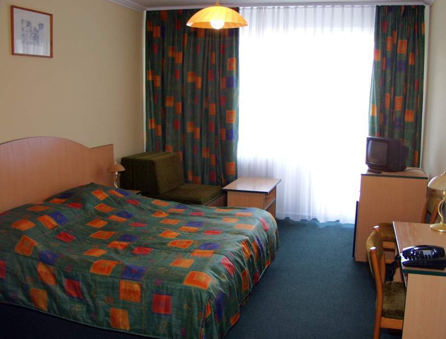 שיופוק Hotel Magistern מראה חיצוני תמונה